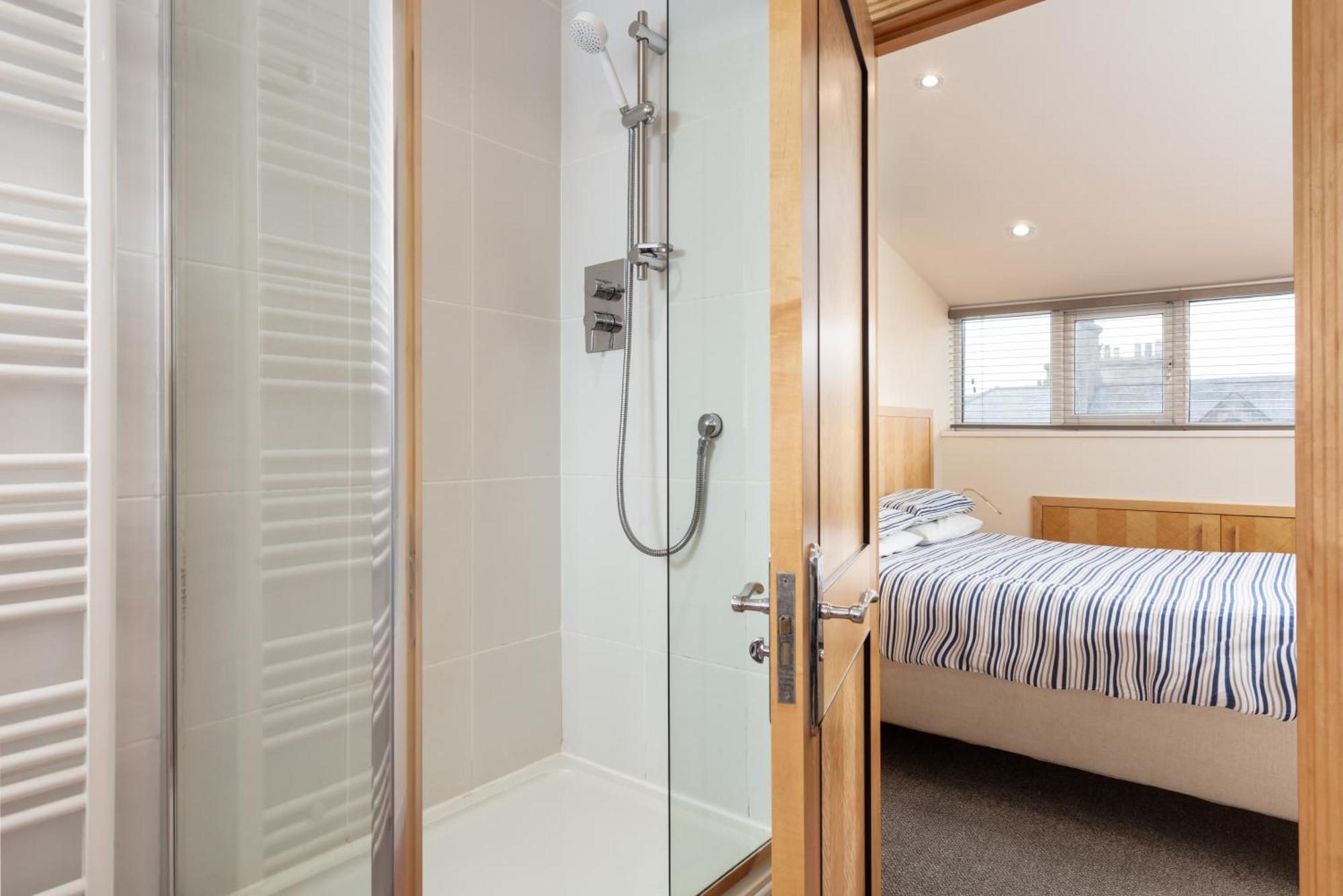 The Town House 3*